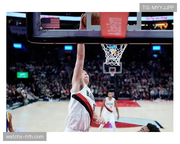 杨瀚森内线强攻提升篮板率，关键赛季展现生长型价值